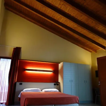 Pensjonat In Guest - Spacious Double In Alba Alba (Piedmont)