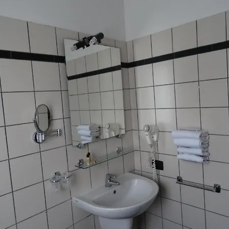 In Guest - Spacious Double In Alba Pensjonat Alba (Piedmont)