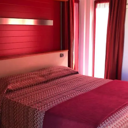 In Guest - Spacious Double In Alba Pensjonat Alba (Piedmont)