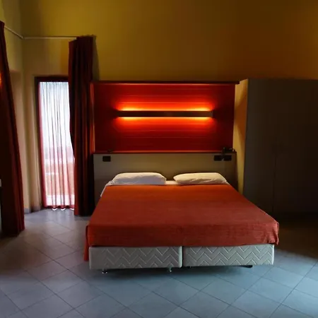 In Guest - Spacious Double In Alba Pensjonat *
