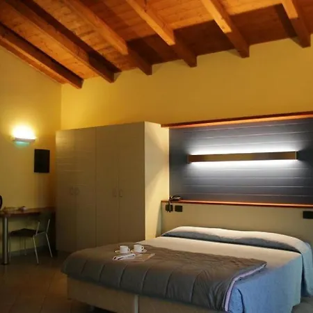 In Guest - Spacious Double In Alba Alba (Piedmont)