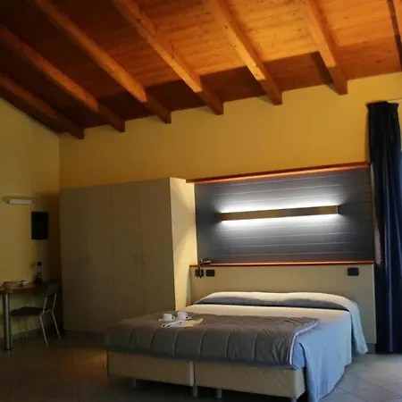 Pensjonat In Guest - Spacious Double In Alba
