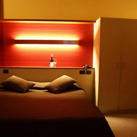 Pensjonat In Guest - Spacious Double In Alba Alba (Piedmont)
